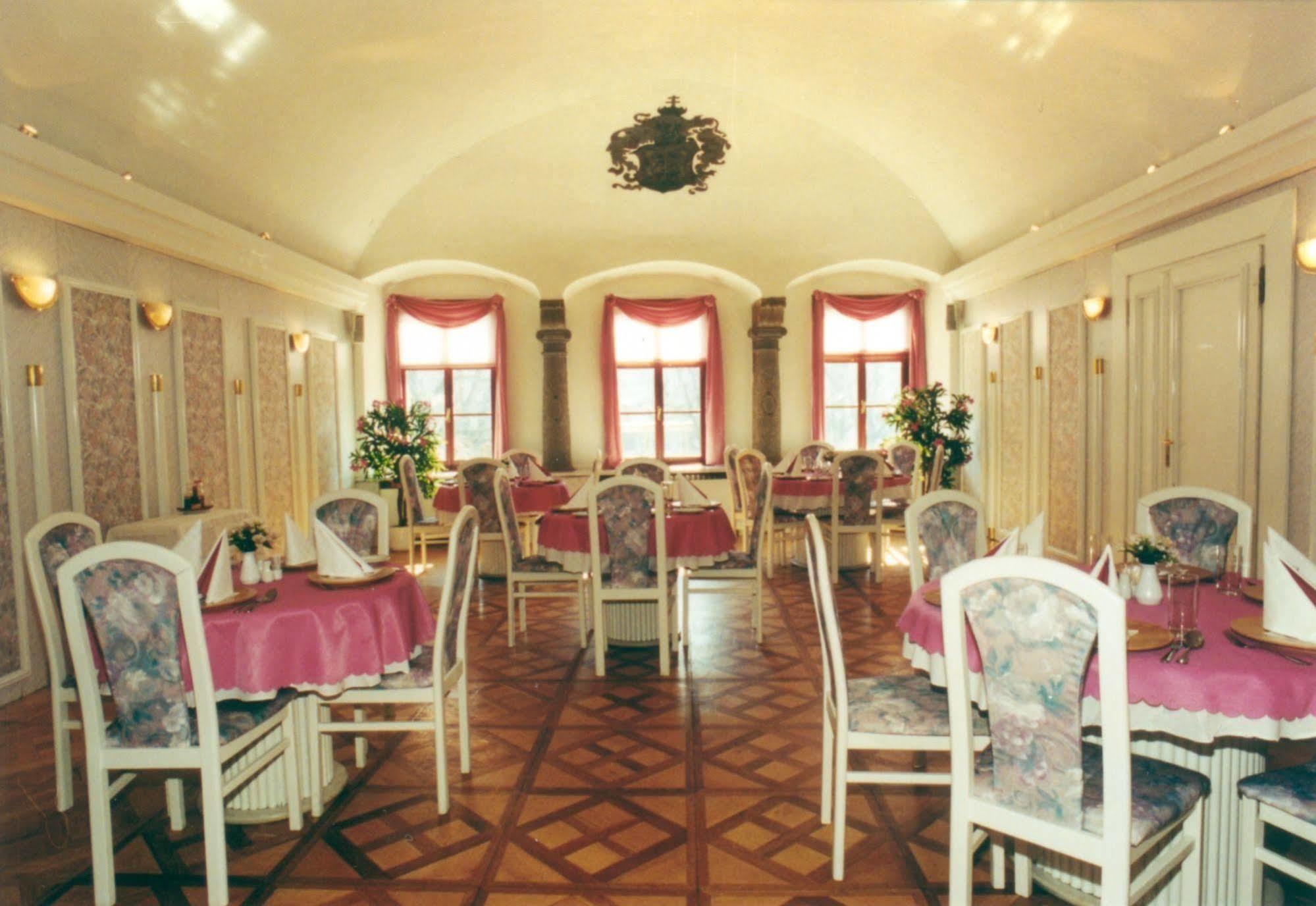 Hotel Stela レヴォチャ レストラン 写真